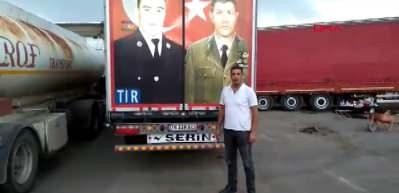 Milli kahramanların fotoğrafını s&ouml;kt&uuml;rmedi!