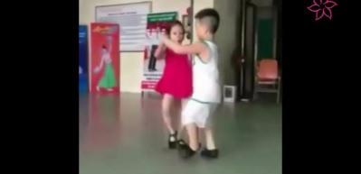 Minik &ccedil;iftin dansı sosyal medyayı salladı