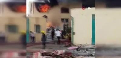 Mısır&rsquo;da fabrika yangını korkutttu