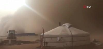  Moğolistan'ı vuran kum fırtınasında 9 kişi &ouml;ld&uuml;