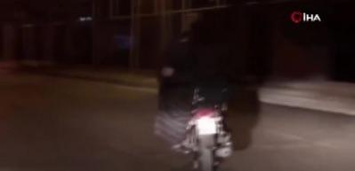 Motosiklette 4&rsquo;&uuml; &ccedil;ocuk 6 kişinin tehlikeli yolculuğu