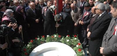 Muhsin Yazıcıoğlu kabri başında anıldı