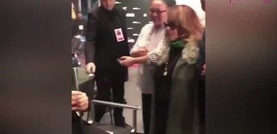 'M&uuml;sl&uuml;m'&uuml;n galasında g&ouml;zyaşları sel oldu!