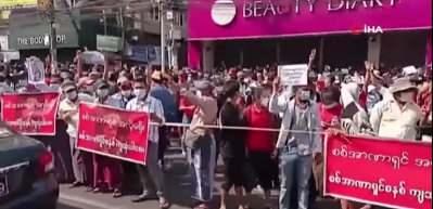 Myanmar'da darbe karşıtı protestolar 2 g&uuml;n&uuml;nde devam ediyor