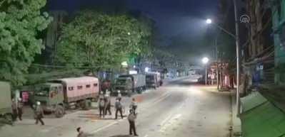 Myanmar'da g&uuml;venlik g&uuml;&ccedil;lerinin saldırısı, g&uuml;venlik kamerasına yansıdı