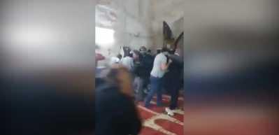 İsrail polisi Mescid-i Aksa'yı talan etti