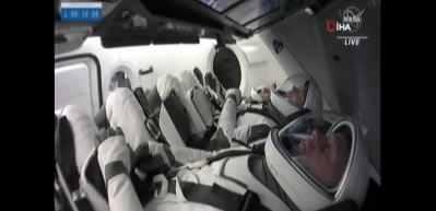 NASA, SpaceX roketi ile 4 astronotu uzaya fırlattı
