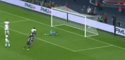 Neymar defansın aklını aldı!