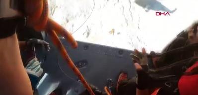 Niğde Demirkazık'ta rahatsızlanan dağcı helikopterle kurtarıldı