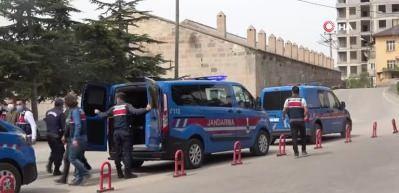 Niğde'de jandarma ekiplerinden uyuşturucu tacirlerine darbe: 6 g&ouml;zaltı