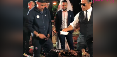 Nusret bu sefer futbolcu Neymar'a et yedirdi!