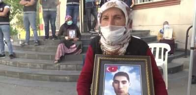 'Oğlum gelene kadar buradan kalkmayacağım'