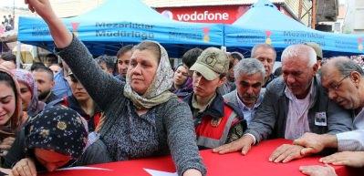 'Oğlumun kıyafetini verin ben savaşmaya gideceğim'