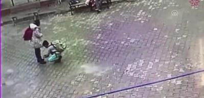 &Ouml;ğrenciden engelli arkadaşına duygulandıran hareket