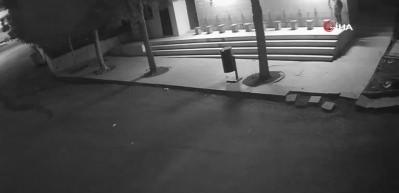 Okul ve camilerin musluklarını tekmeleyerek kırıp &ccedil;aldı