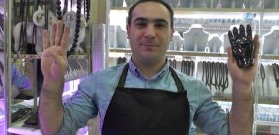 Oltu Taşından &lsquo;Rabia&rsquo; yaptı