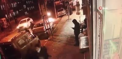 Kadın ve &ccedil;ocuğu bi&ccedil;ti! Korkun&ccedil; kaza anları kamerada