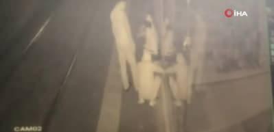 Bursa'daki soygun bu kadarı da olma dedirtti! &Ouml;nce camı kırıp ka&ccedil;tılar sonra geri d&ouml;n&uuml;p b&ouml;yle soydular