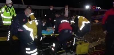 Otobüs kamyona arkadan çarptı: 1'i ağır 16 yaralı