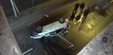 Ankara'da otomobil alt ge&ccedil;ide d&uuml;şt&uuml;!