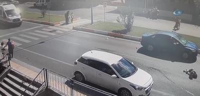  Otomobil yaya ge&ccedil;idindeki yayaların arasına b&ouml;yle daldı