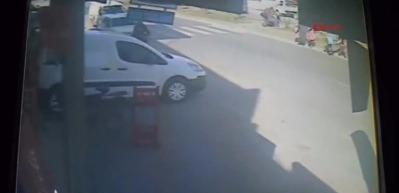 Otomobilin &ccedil;arptığı Suriyeli kız &ccedil;ocuğu &ouml;ld&uuml;