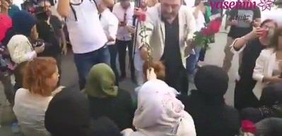 Oyuncu Ahmet Yenilmez direnen anneleri ziyaret etti!