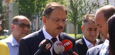 &Ouml;zhaseki gazetecilerin sorularını cevapladı