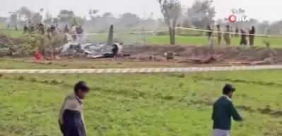 Pakistan&rsquo;da savaş jeti d&uuml;şt&uuml;: 2 &ouml;l&uuml;