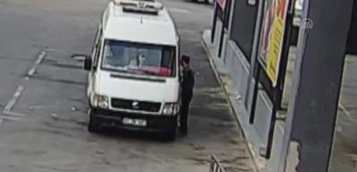 Parası &ccedil;alınan pazarcı teyzenin &uuml;z&uuml;nt&uuml;s&uuml; kamerada!