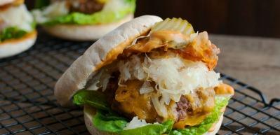Pastırmalı cheeseburger tarifi