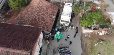 Pendik&rsquo;te bir evden yaklaşık 20 ton &ccedil;&ouml;p &ccedil;ıkarıldı