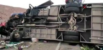 Peru&rsquo;da iki otob&uuml;s &ccedil;arpıştı: En az 12 &ouml;l&uuml;, 68 yaralı