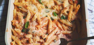 Peynirli ve domatesli penne tarifi