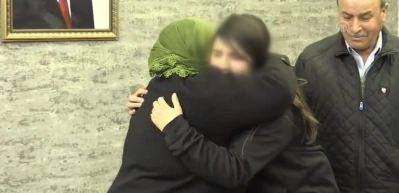 PKK'dan ka&ccedil;an kızına b&ouml;yle kavuştu!