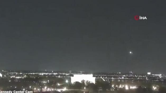 ABD’de Washington yakınlarında bir uçak ile askeri helikopter havada çarpıştı