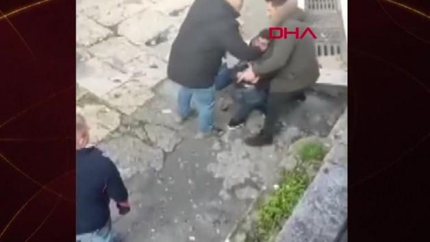 Yankesici polise sopayla saldırdı