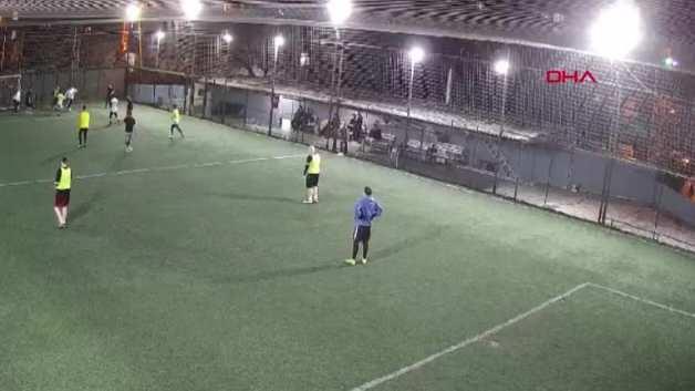 Halı sahada 2 ayrı kahreden olay! Gencecik çocuklar hayatını kaybetti