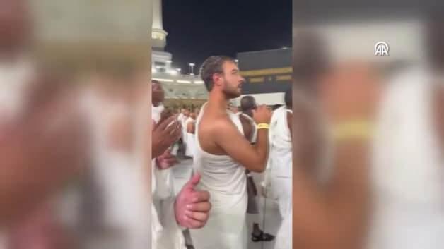 İspanya’dan Mekke’ye at sırtında ulaştılar: Hacı adayları Kabe’de gözyaşı döktü İspanya’dan Mekke’ye at sırtında ulaştılar: Hacı adayları Kabe’de gözyaşı döktü