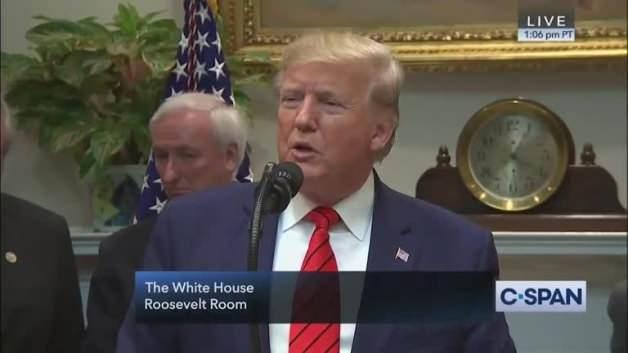 Trump 12 ülke vatandaşlarının ülkeye girişine yasak getirdi