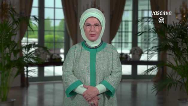 Emine Erdoğan, 5. Lider Eşleri Zirvesi'ne video mesaj gönderdi:Eğitimciler örnek şahsiyetlerdir