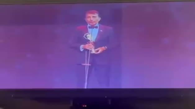 Afife Jale Tiyatro Ödülleri'nde şok hata! Alper Atak'ı ölü gösterdiler, ortalık karıştı!