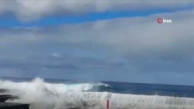 İspanya’da doğal havuza şiddetli dalga vurdu: 4 ölü