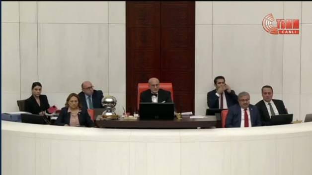 Hulusi Akar’dan kızının yatay geçiş süreciyle ilgili açıklama Hulusi Akar’dan kızının yatay geçiş süreciyle ilgili açıklama