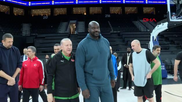 Cumhurbaşkanı Erdoğan, NBA efsanesi Shaquille O’Neal ile parkede ter döktü