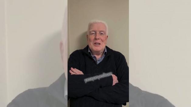 İzzet G&uuml;nay cenaze t&ouml;reninde bir anda yere yığıldı! Sağlık durumuyla ilgili a&ccedil;ıklama