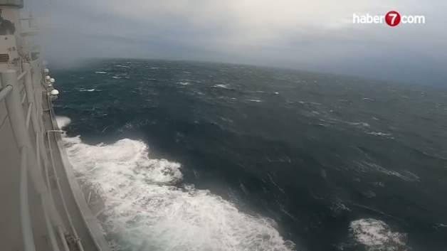 MSB g&ouml;r&uuml;nt&uuml;leri paylaştı: G&ouml;rev net, sancak y&uuml;ksek, rota belli! 