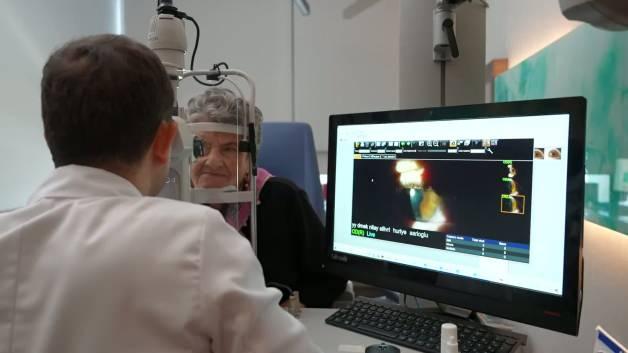 Medipol&rsquo;de umut veren operasyon: 6 yıllık g&ouml;rme kaybı tarih oldu
