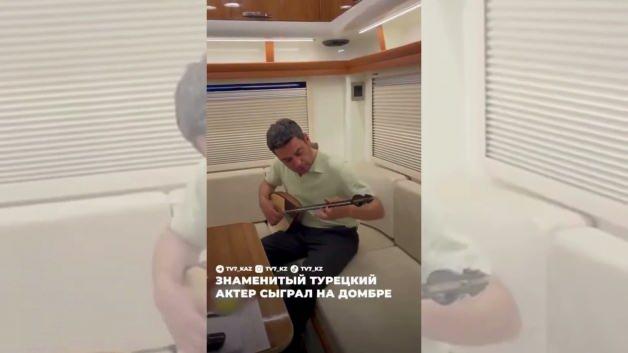 Ozan Akbaba'dan muhteşem dombra performansı! Hayranlarından tam not aldı