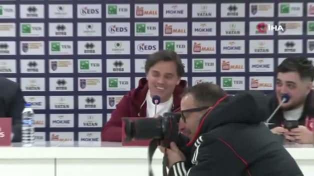 Bizim Çocuklar’dan Montella’ya canlı yayında ‘Su’ şakası Bizim Çocuklar’dan Montella’ya canlı yayında ‘Su’ şakası